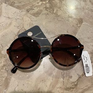 NEW YORK & COMPANY SUNGLASSES